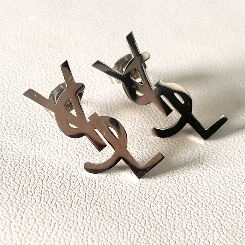 Silver Luxury Stud Earrings